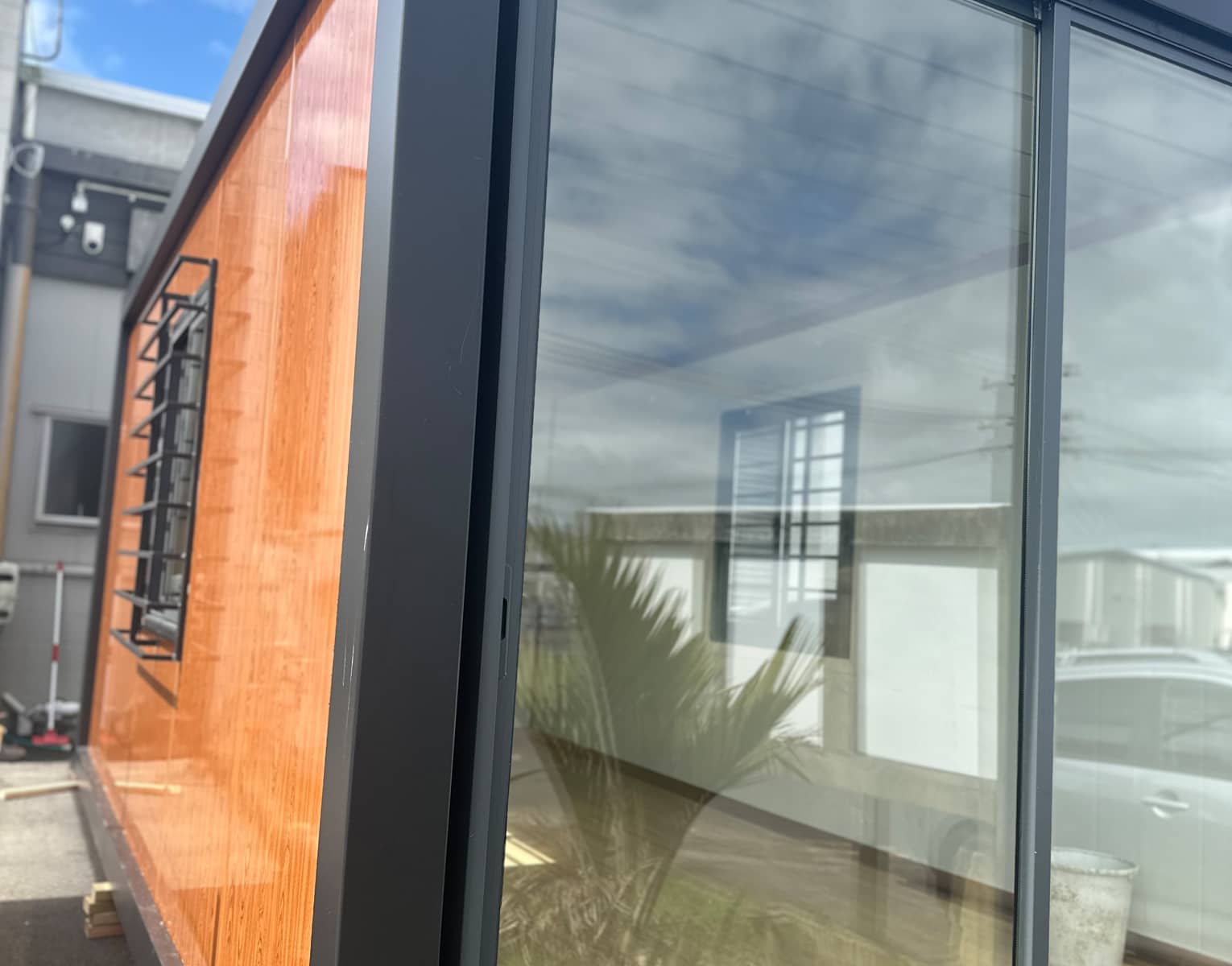 6x3 open plan cabin
